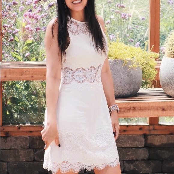 LAST1⭐️💕🌟💖Lovely Lace Mini Dress In Ivory 🌟💫 - Picture 4 of 8